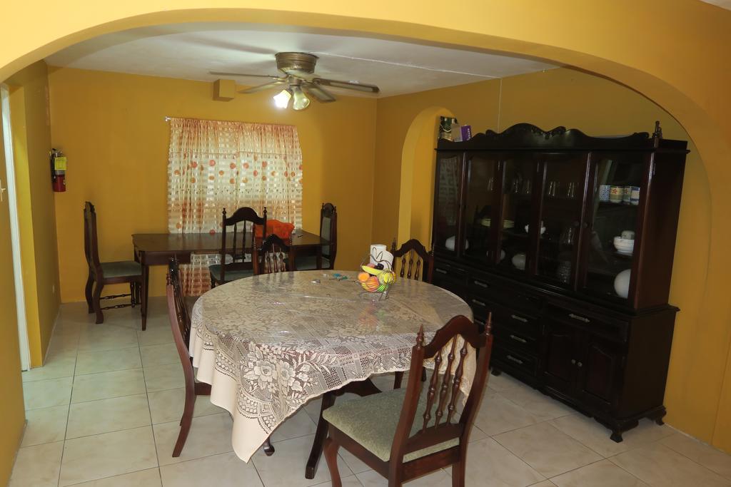 Enchanted Villas Inn Montego Bay Exterior photo