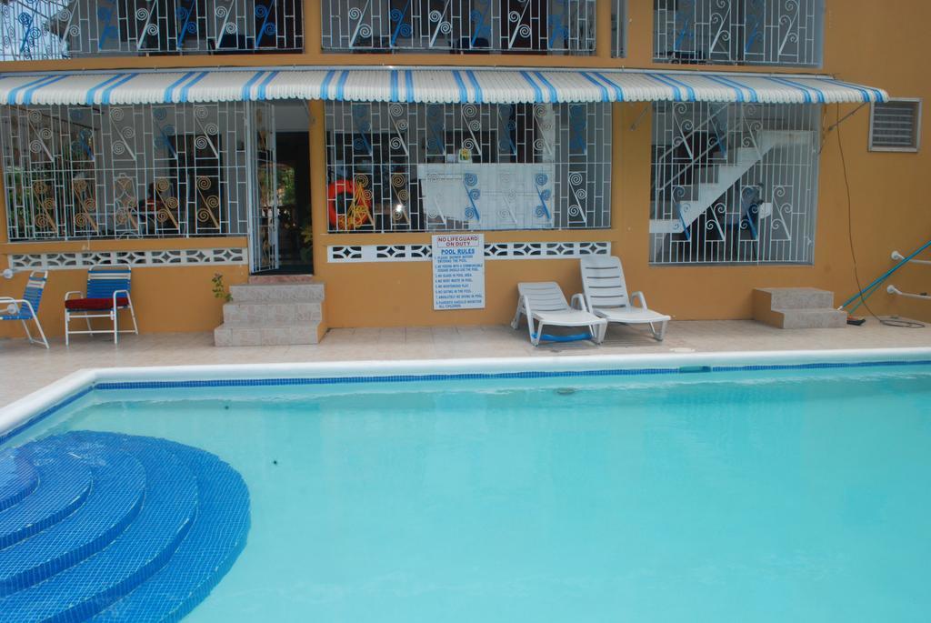 Enchanted Villas Inn Montego Bay Exterior photo